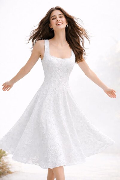 EGZOTİK ASORTİK Φόρεμα δαντέλας με τετράγωνο λαιμόκοψη και μήκος μέχρι το γόνατο