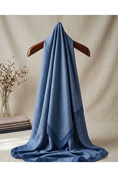 w white stars sports & wear Σάλι με μοτίβο της σειράς Nostalgia για γυναίκες ...