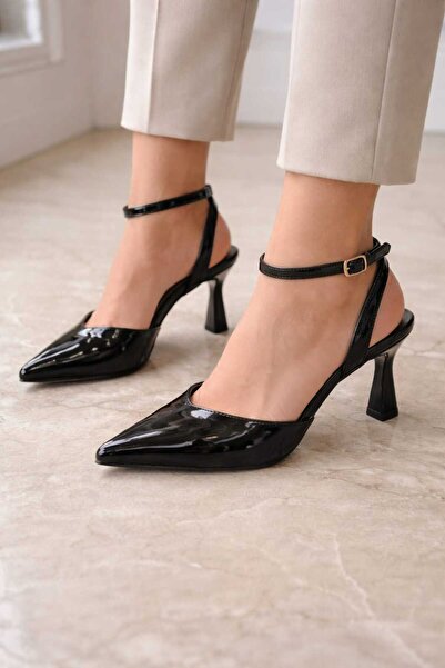 Best Group Κομψά γυναικεία παπούτσια με λουράκια και ανοιχτό τακούνι