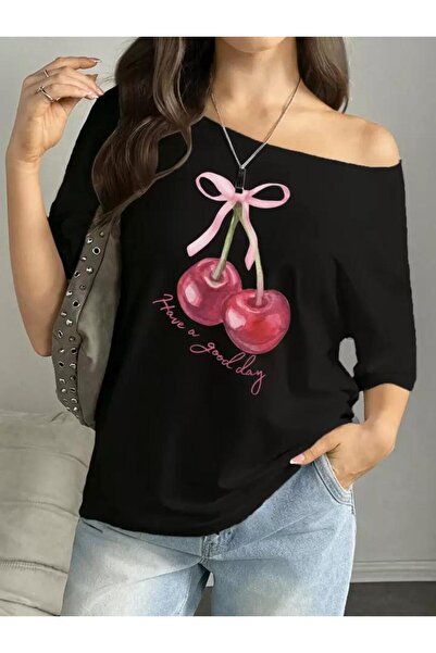 LOUİSA Γυναικείο μπλουζάκι με λαιμόκοψη σκάφος, ροζ κορδέλα και στάμπα κεράσι...