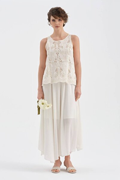 tw3 Γυναικείο φόρεμα με δαντέλα και λεπτομέρειες, με επένδυση από ύφασμα σιφόν