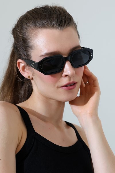 MİLANO KORS Women's Rectangular Black Frame Black Glass Metal Patterned Sunglasses