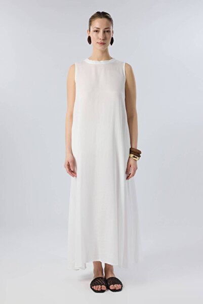 İpekçi Otantik فستان طويل بياقة عالية وأحزمة سميكة من قماش التينسل