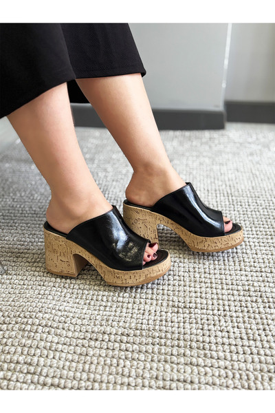 asmi shoes Γυναικείες μαύρες δερμάτινες παντόφλες με σόλα από φελλό, ορθοπεδι...