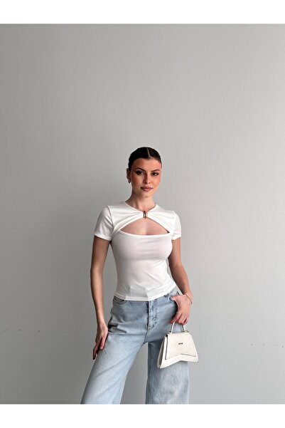 queencity Γυναικεία μπλούζα με αγκράφα και λεπτομέρειες, σε κοντό μήκος