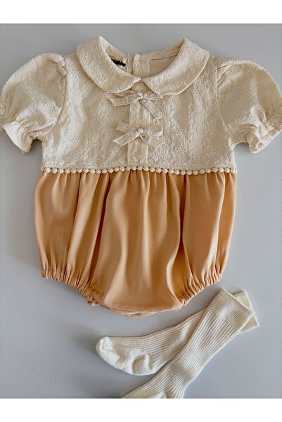 il mio bambino Kız Bebek Dantel Detaylı Tulum Ekru Bej Fiyonklu 3-6 Ay – 1 Ya...
