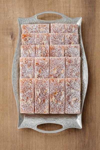Beytürk Gıda Yer Fıstıklı Havuçlu Cezerye 1 Kg – Hindistan Cevizli Dilim Cezerye