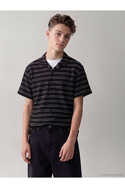 LC Waikiki Nevavm Striped Short-Sleeved Boy's Shirt with Difference