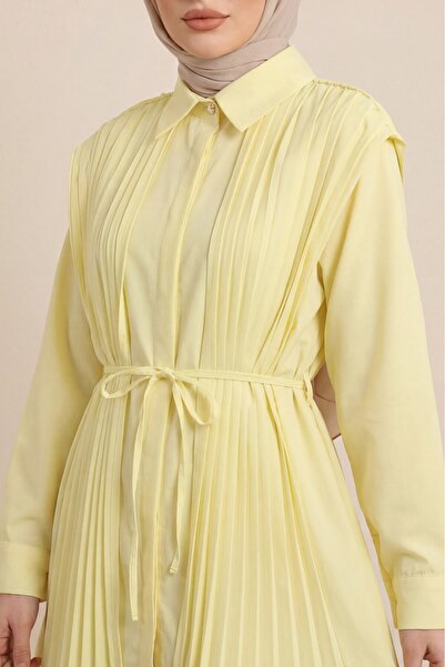 Modamorfo Πουκάμισο με κρυφά κουμπιά και λεπτομέρεια με πιέτες μπροστά και στ...