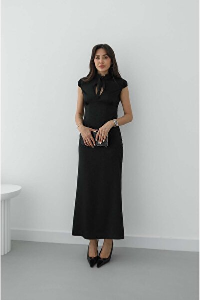 Havoş Μαύρο σατέν φόρεμα με δαντελένια λεπτομέρεια στο λαιμό