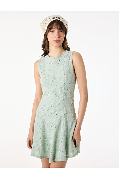 Koton Αμάνικο φόρεμα με λαιμόκοψη και φαρδιά γραμμή