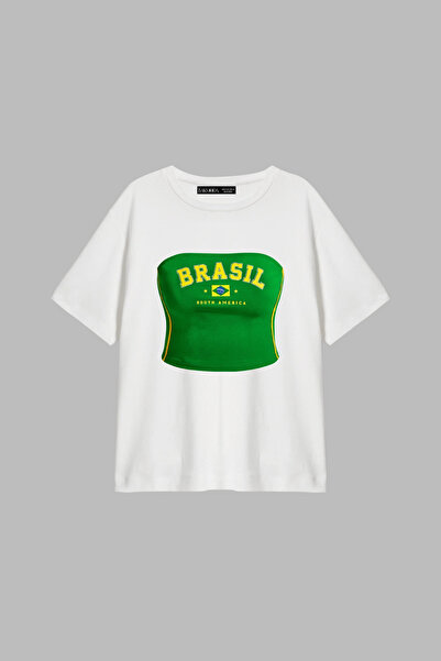 CİNEMA MODA تي شيرت نسائي أبيض مطبوع عليه Brasil Body بقصة مريحة