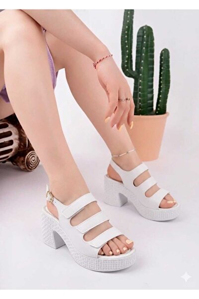 ds Dicle Stil Σανδάλια με τρεις λωρίδες βέλκρο και ψηλό τακούνι