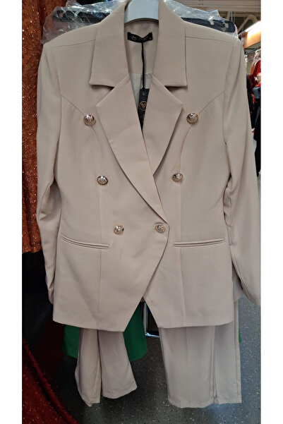Sienna Fashion Μπεζ κοστούμι με χρυσά κουμπιά Καρόλα