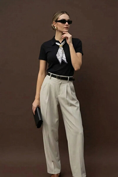 GIA - ART Tricou de damă cu guler polo, cu detaliu eșarfă din satin, negru – ...