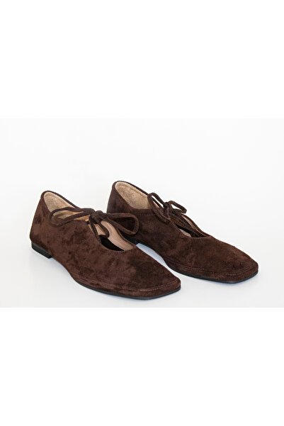 LAVENDER SHOES حذاء نسائي من الجلد السويدي