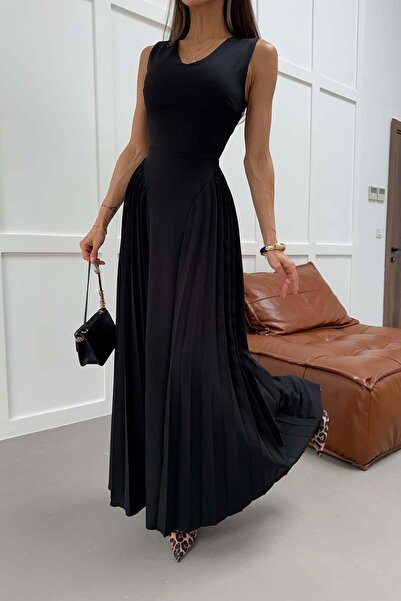 mylove Pleated V-Neck Long Dress Black