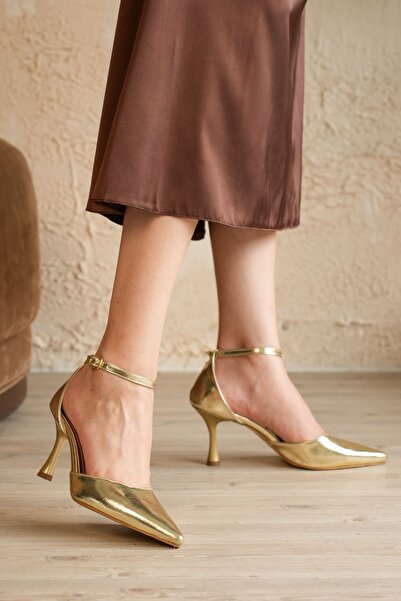 MODAADAM Γυναικεία ρουστίκ παπούτσια με λεπτό τακούνι - Χρυσά