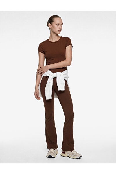 Koton Αθλητικό μπλουζάκι με μακρυμάνικο λαιμόκοψη Slim Fit