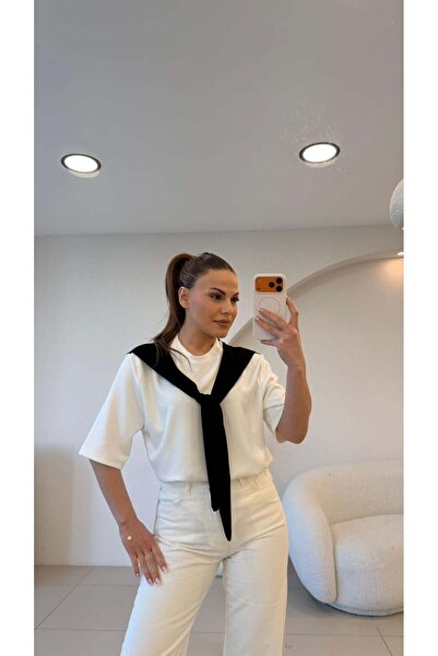 Şulenin Butiği Μπλουζάκι από μοντάλ με λεπτομέρεια φουλαριού, μαύρο