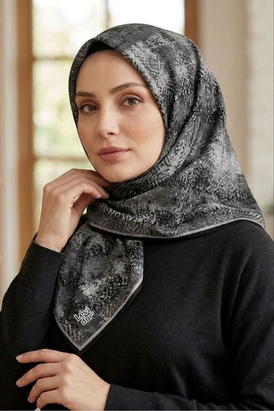 Levidor Φουλάρι με αντίκα σχέδια σε διαβαθμισμένες αποχρώσεις και λαμπερά κρύ...