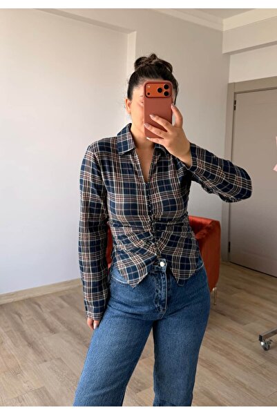 BÜŞRA PERKER Agraf Detaylı Beli Pensli Gömlek