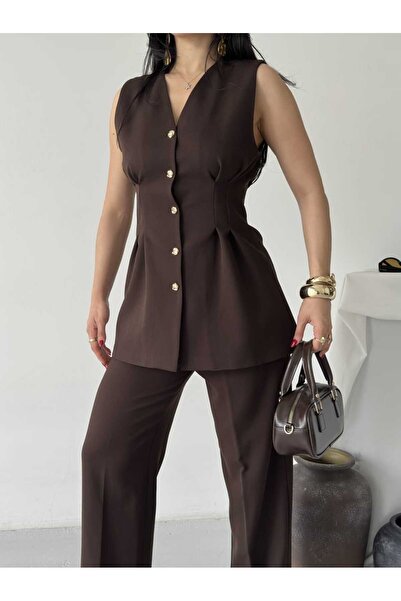 Moda İkra Κομψό και μοντέρνο σετ δύο τεμαχίων με χρυσά κουμπιά, αμάνικο μακρύ...