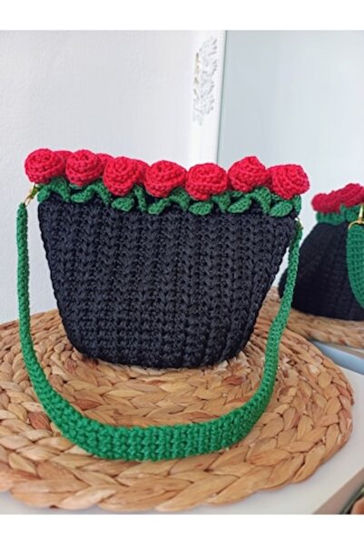 OEM Geantă tip găleată croșetată manual 'Buchet de trandafiri', Negru cu roșu