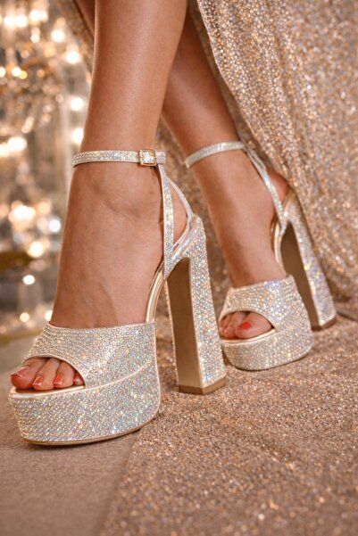 Giydim Gidiyor Black Shine Platform Topuklu Ayakkabı Gold