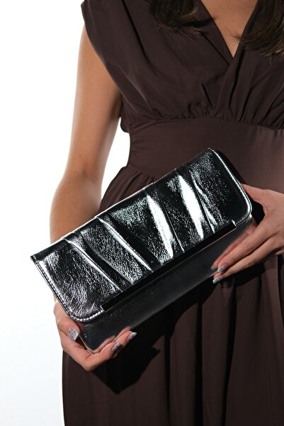 LuviShoes 441 Ασημένια γυναικεία τσάντα clutch