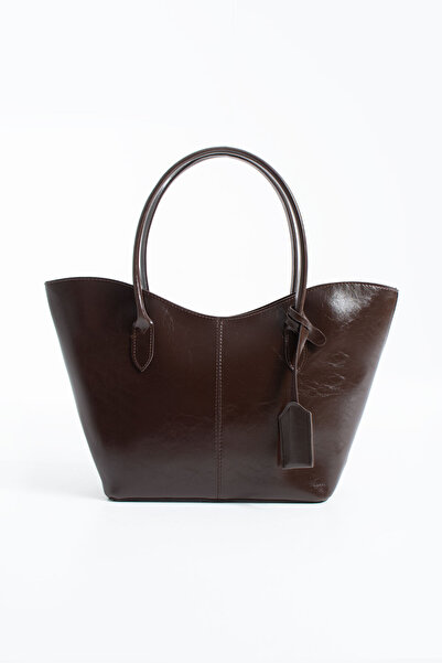 DEV 3 ADAM Καφέ δερμάτινη γυναικεία τσάντα ώμου με αξεσουάρ, ευρύχωρη και χρή...