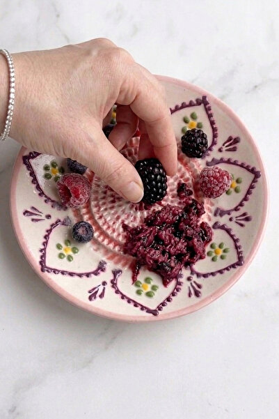 evcime El Yapımı Seramik Rende Tabağı (13 cm) –Sarımsak, Zencefil, Meyve Püresi ve Bebek Maması Hazırlayıcı