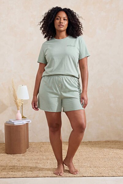Trendyol Curve Mint Με κέντημα Σετ πιτζάμες μεγάλου μεγέθους με κοντομάνικο σ...