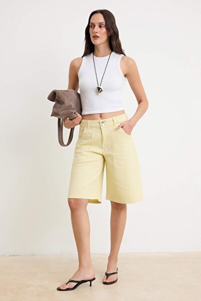 Συλλογή Trendyol Εκρού Τζιν Βερμούδα με λεπτομέρεια τσέπης και κανονική μέση ...