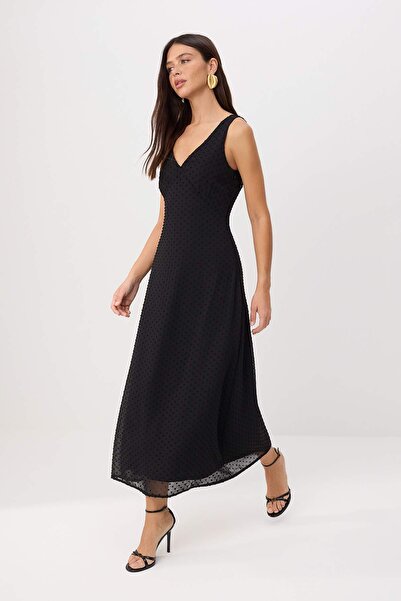 Συλλογή Trendyol Μαύρο υφαντό μάξι φόρεμα με λαιμόκοψη V TWOSS26EL00698