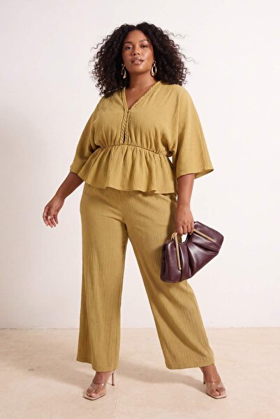 Trendyol Curve Παντελόνι από υφαντό ύφασμα με ελαστική μέση σε πράσινο χρώμα ...