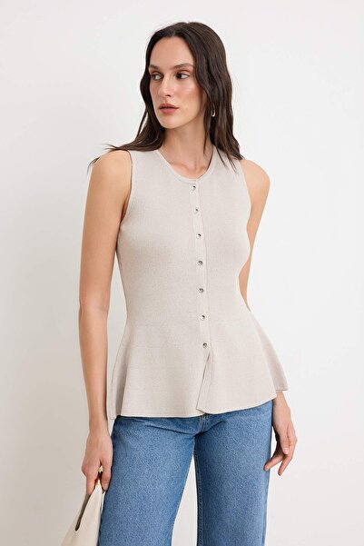 Συλλογή Trendyol Μπλούζα με Λεπτομέρεια από Πέπλουμ από Ειδικό Καλοκαιρινό Νή...