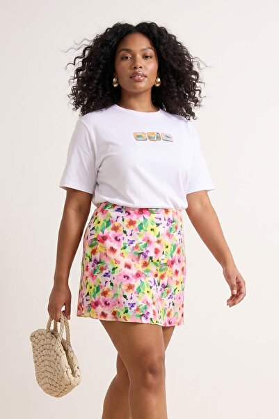 Trendyol Curve Μπλουζάκι με στάμπα λευκής σαρδέλας, άνετη εφαρμογή, μεγάλο μέ...