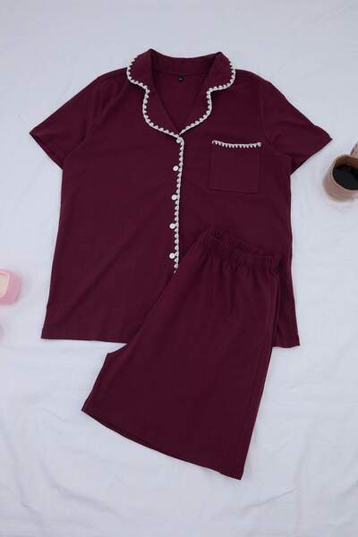 Trendyol Curve Σετ πιτζάμες με λεπτομέρεια από κέντημα δαμασκηνί, με γιακά πο...