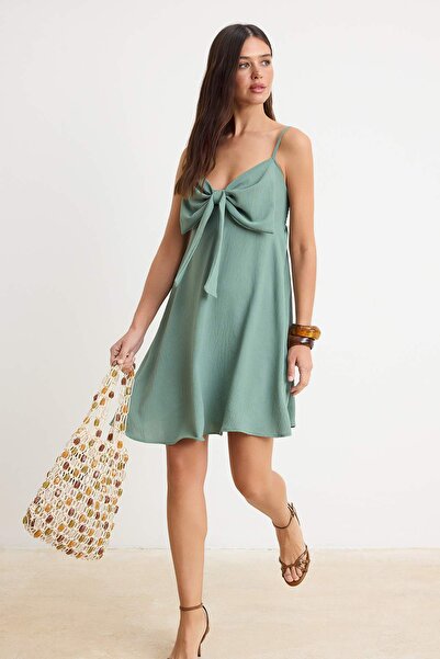 Συλλογή Trendyol Μίντ Στράπλες Μίντι Υφαντό Φόρεμα TWOSS26EL00983