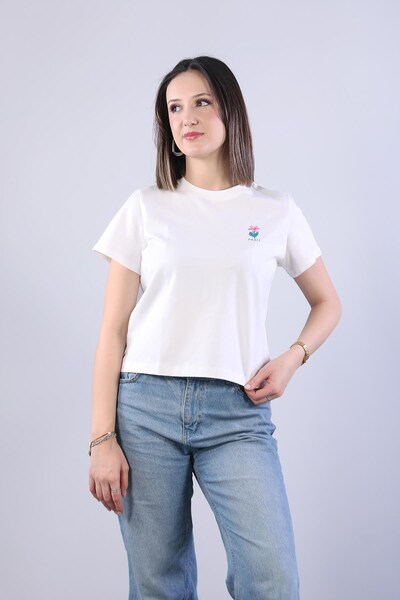 Mckanzie 10532 Μπλουζάκι με κέντημα Paris στο αριστερό μέρος του στήθους