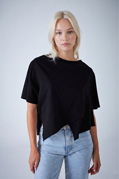 NEW JOURNAL Γυναικείο ασύμμετρο μπλουζάκι με μαύρο μανίκι νυχτερίδας APP1315