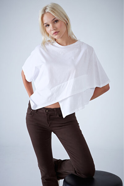 NEW JOURNAL Γυναικείο ασύμμετρο μπλουζάκι με λευκά μανίκια νυχτερίδας APP1315