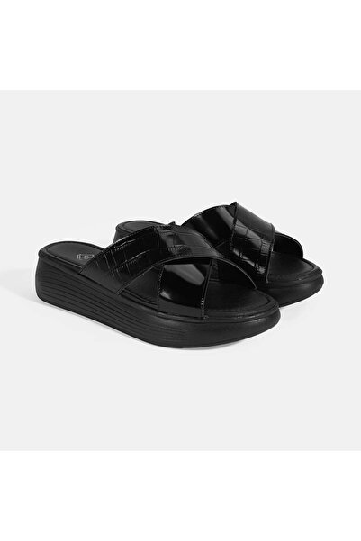 Desa Γυναικείες δερμάτινες παντόφλες με μαύρο τακούνι