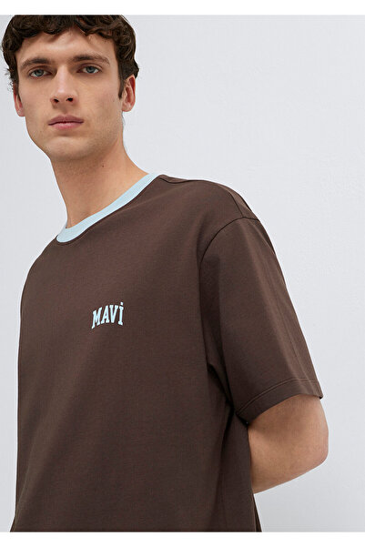 Mavi Braunes T-Shirt mit Logodruck und Paspelierung, lockerer Schnitt / beque...