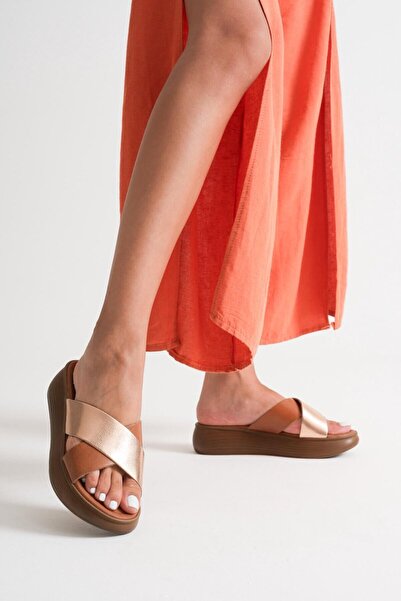 TRENDELLA شبشب من الجلد الطبيعي باللون البني الداكن TR31MY53G