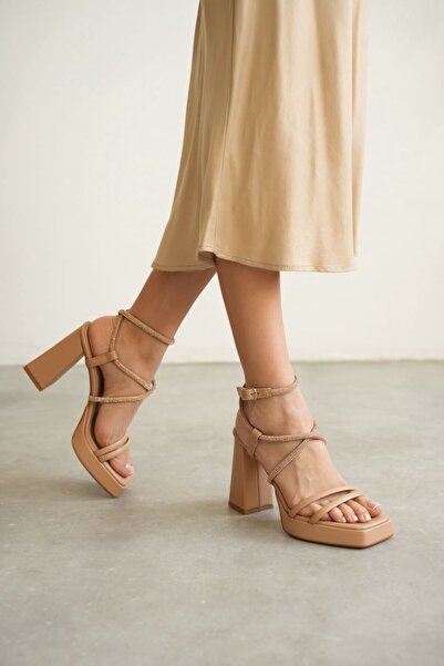 TRENDELLA Γυναικεία σανδάλια με τακούνι σε nude χρώμα TR12MY02D
