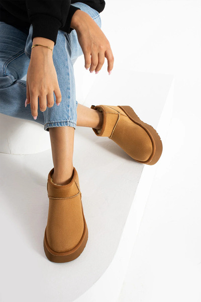 Sista Shoes Γυναικείες μπότες μίνι καφέ σουέντ με γούνινη επένδυση και χοντρή...