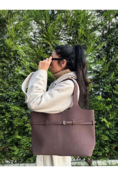 lalettobags Γυναικεία τσάντα ώμου από σουέτ με λεπτομέρεια ζώνης σε μοντέλο λ...