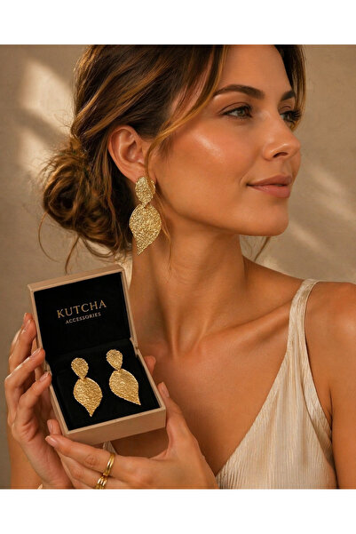 Kutcha Accessories Altın Yaprak Dokulu Modern Tasarım Küpe